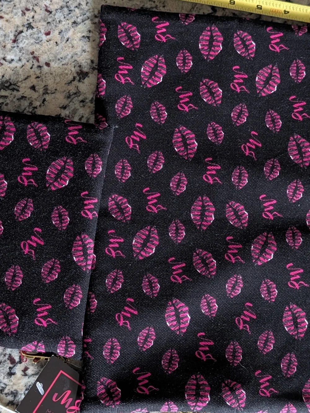 NWT'S Makeup Junkie Bags~Kiss Print Set~Mini & Large Flat Lay
